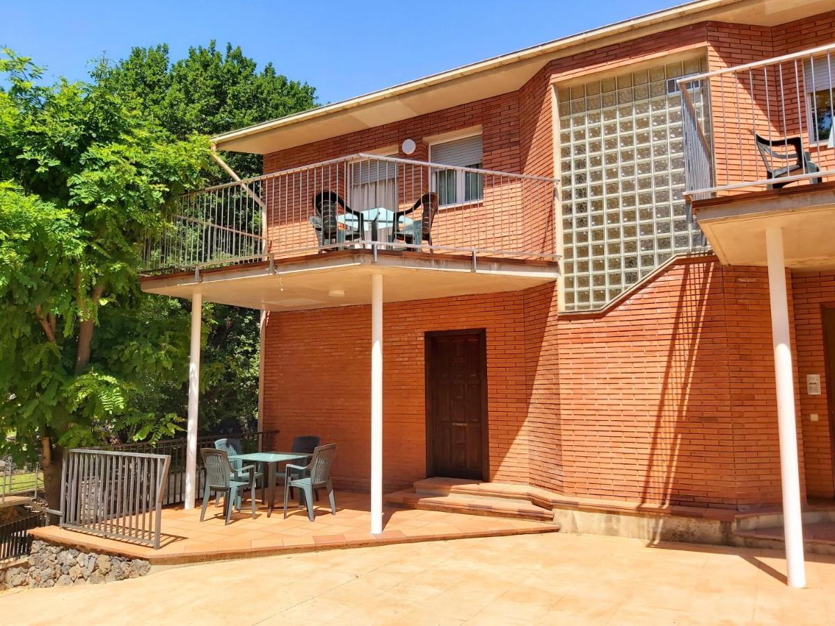 Apartamentos La Francesa Santa Pau Eksteriør bilde